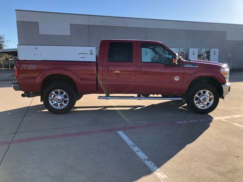 Used 2014 Ford F350 Lariat w/ Lariat Interior Package image 5