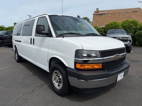 Used 2025 Chevrolet Express 3500 LT w/ LT Preferred Equipment Group RWD image 1