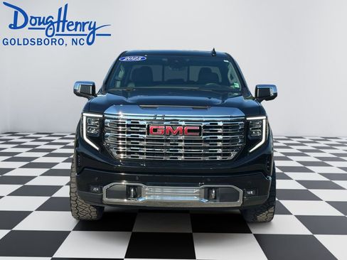 Used 2025 GMC Sierra 1500 Denali w/ Denali Reserve Package AWD/4WD image 8