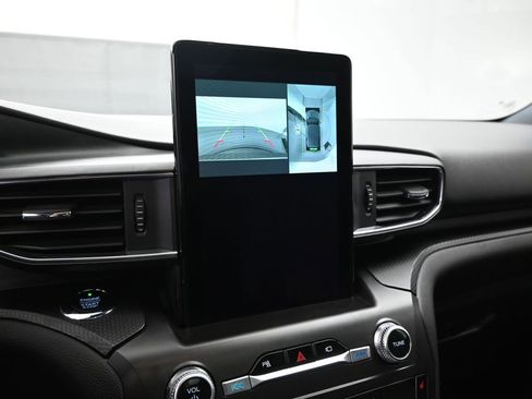 Used 2020 Ford Explorer ST w/ Premium Technology Package image 17