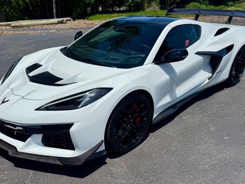Used 2026 Chevrolet Corvette ZR1 w/ ZR1 Carbon Fiber Aero Package RWD image 8