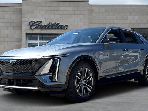 New 2026 Cadillac Lyriq Premium Luxury w/ LPO, Floor Liner Package AWD/4WD image 5