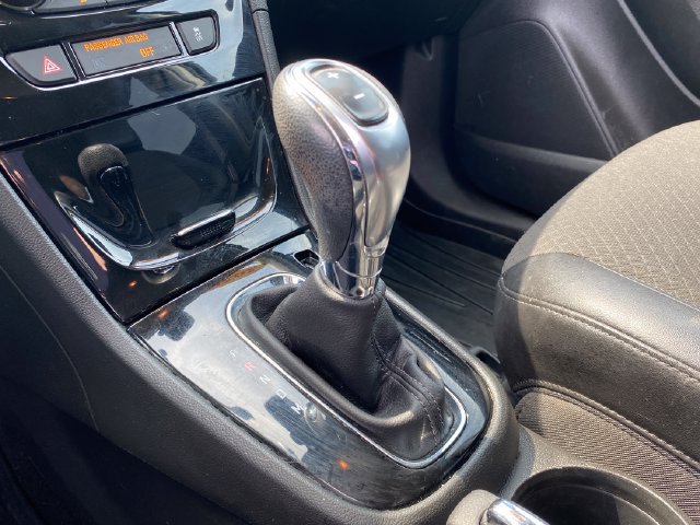 Used 2020 Buick Encore Preferred AWD/4WD image 13