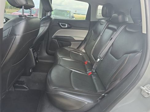Used 2022 Jeep Compass Limited image 14