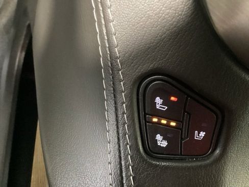 Used 2019 GMC Yukon XL Denali w/ Denali Ultimate Package image 24