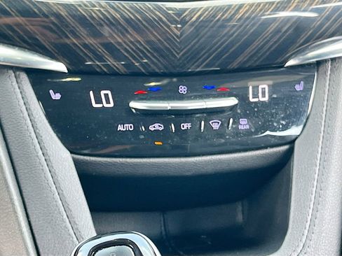 Used 2022 Cadillac XT6 Premium Luxury image 14