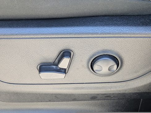 Used 2025 RAM 1500 Big Horn AWD/4WD image 19