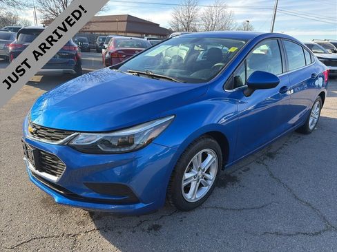 Used 2017 Chevrolet Cruze LT w/ Convenience Package image 1