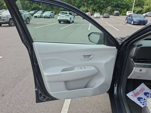 Used 2025 Hyundai Kona SEL AWD/4WD image 16