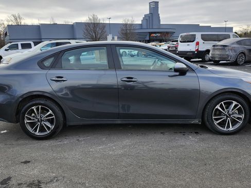Used 2022 Kia Forte LXS image 16