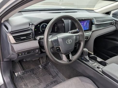 Used 2025 Toyota Camry LE w/ Convenience Package FWD image 17