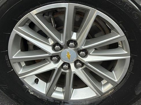 Certified 2023 Chevrolet Traverse LT image 12