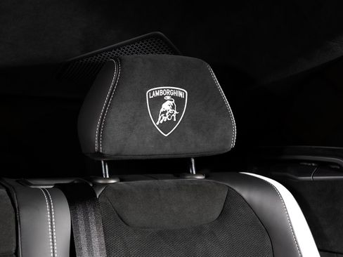 Used 2024 Lamborghini Urus Performante image 54