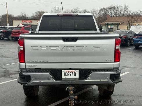 Used 2022 Chevrolet Silverado 2500 LTZ w/ LTZ Convenience Package AWD/4WD image 15