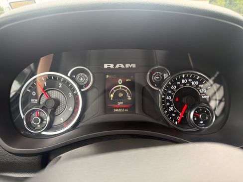 Used 2024 RAM 5500 Tradesman w/ Chrome Appearance Group AWD/4WD image 19