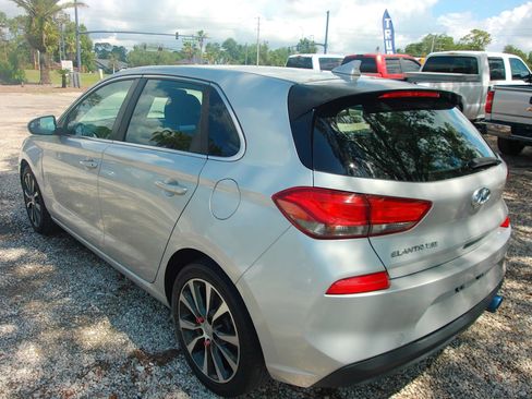 Used 2019 Hyundai Elantra GT FWD image 7
