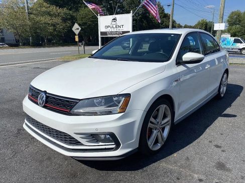 Used 2017 Volkswagen Jetta GLI FWD image 3