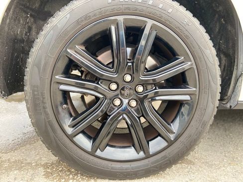Used 2022 Ford Edge ST-Line w/ Class II Trailer Tow Package AWD/4WD image 10