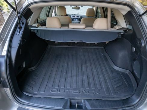 Used 2016 Subaru Outback 2.5i Limited AWD/4WD image 20
