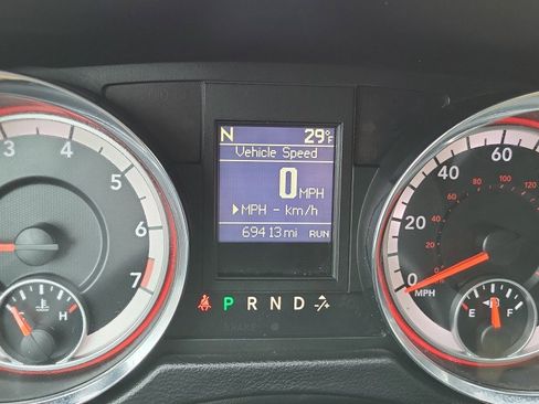 Used 2019 Dodge Grand Caravan SXT w/ Rear Park Assist Package image 28