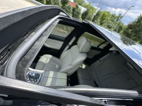 Used 2022 BMW X6 M50i w/ Executive Package AWD/4WD image 6
