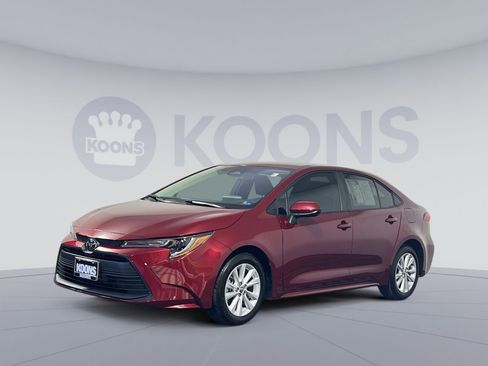 Used 2025 Toyota Corolla LE image 1