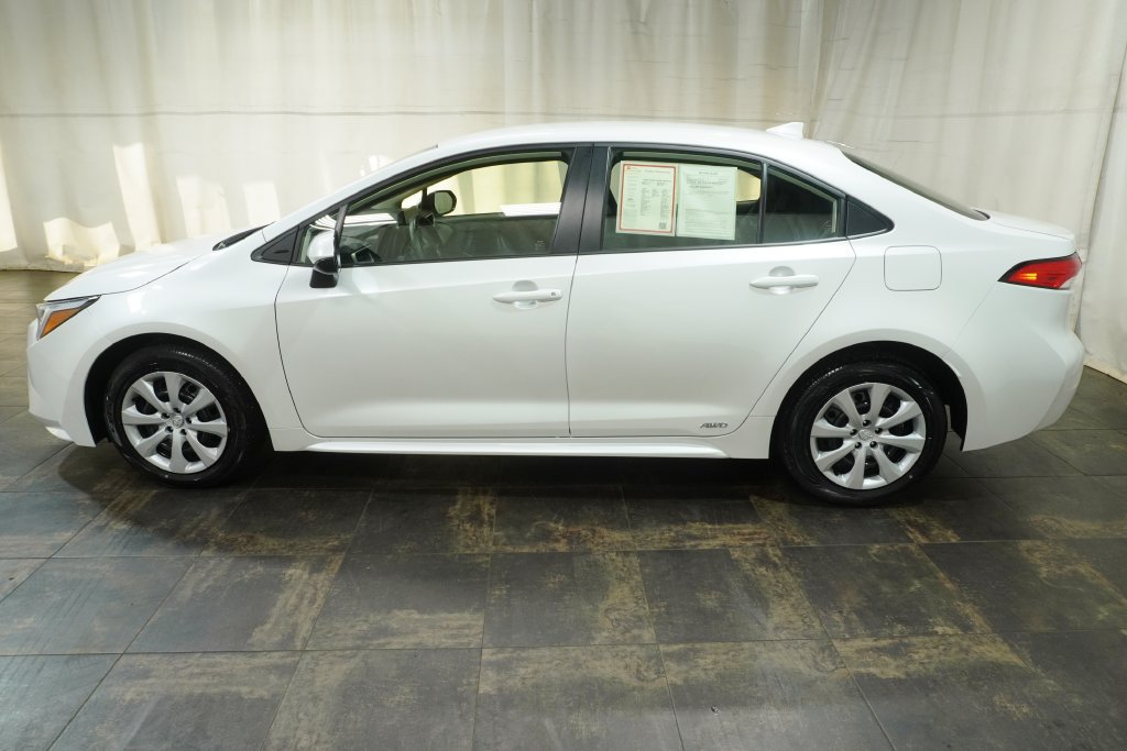 Used 2026 Toyota Corolla LE AWD/4WD image 7