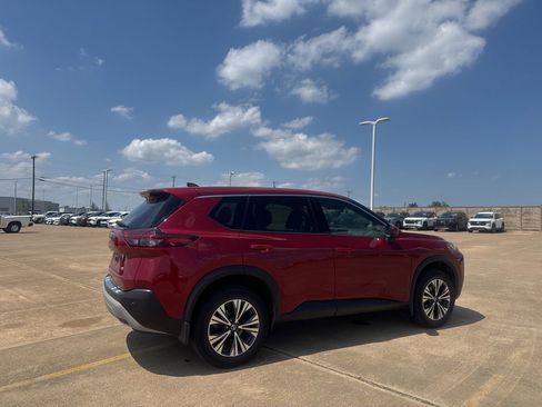 Used 2021 Nissan Rogue SV FWD image 23