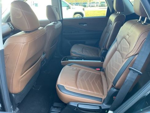 Used 2022 Nissan Pathfinder Platinum w/ Cargo Package image 17