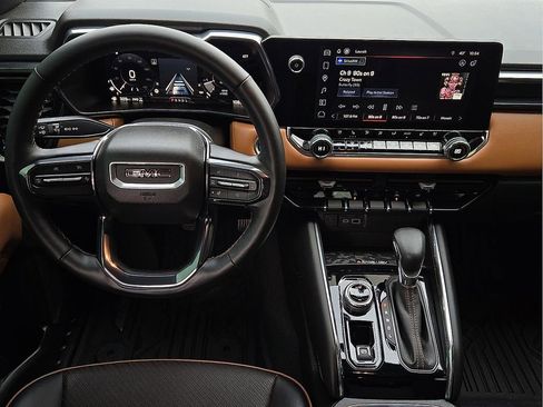 Used 2024 GMC Canyon AT4 w/ AT4 Premium Package image 11