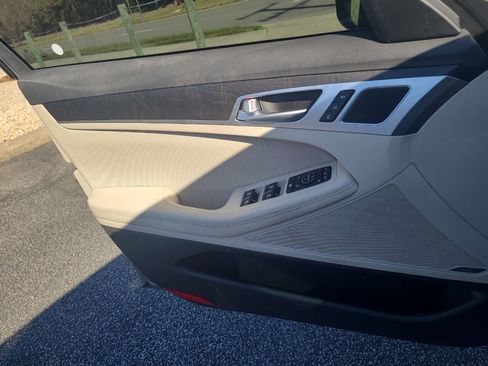 Used 2016 Hyundai Genesis 3.8 w/ Option Group 04 image 30