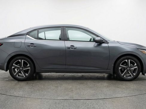 Used 2025 Nissan Sentra SV image 11