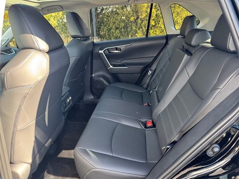 Used 2025 Toyota RAV4 XLE Premium image 20
