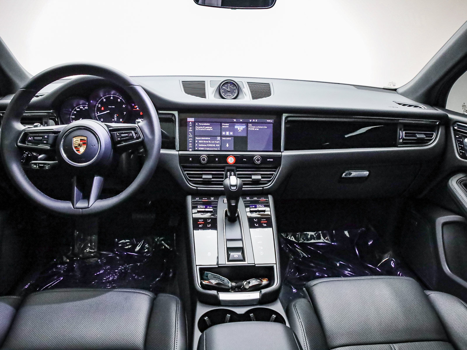 Certified 2026 Porsche Macan AWD/4WD image 13