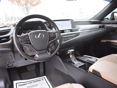 Used 2019 Lexus ES 300h w/ Luxury Package image 19