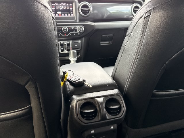 Used 2020 Jeep Wrangler Unlimited Sahara AWD/4WD image 12