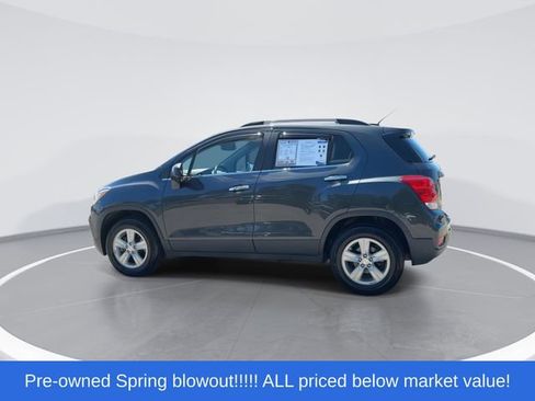 Used 2018 Chevrolet Trax LT w/ LT Convenience Package AWD/4WD image 5