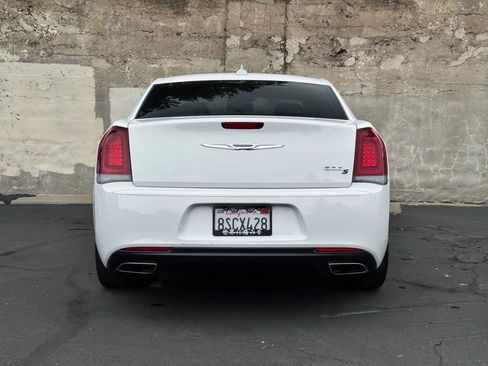 Used 2019 Chrysler 300 S RWD image 5
