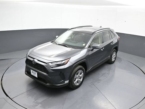 Used 2025 Toyota RAV4 XLE w/ Convenience Package AWD/4WD image 35