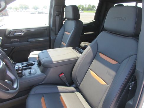 New 2026 GMC Sierra 1500 AT4 w/ AT4 Premium Package AWD/4WD image 12