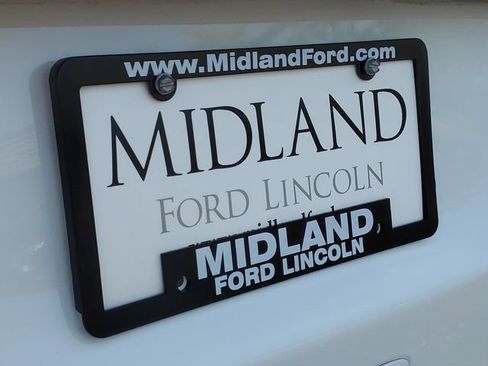 Used 2023 Chrysler Pacifica Touring-L FWD image 6