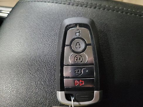 Used 2020 Ford Edge SEL w/ Convenience Package image 32