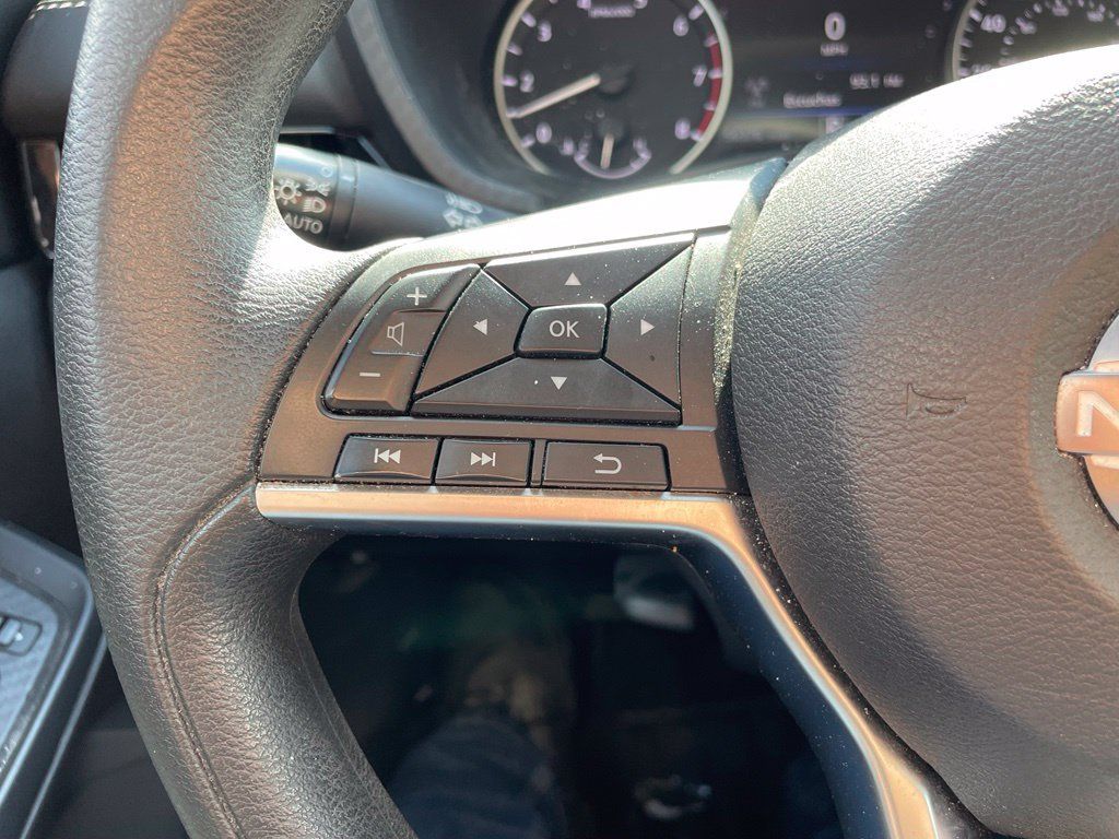 Certified 2025 Nissan Sentra SV FWD image 12