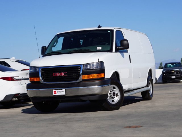 Used 2025 GMC Savana 2500 w/ Driver Convenience Package RWD image 3