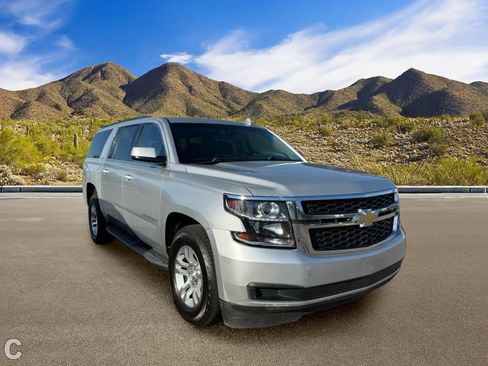 Used 2020 Chevrolet Suburban LT RWD image 5
