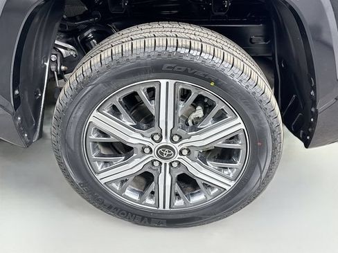 Used 2023 Toyota Tundra Capstone AWD/4WD image 31