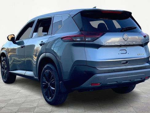 Used 2023 Nissan Rogue SV image 4