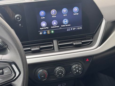 Used 2025 Chevrolet Trax LS image 28