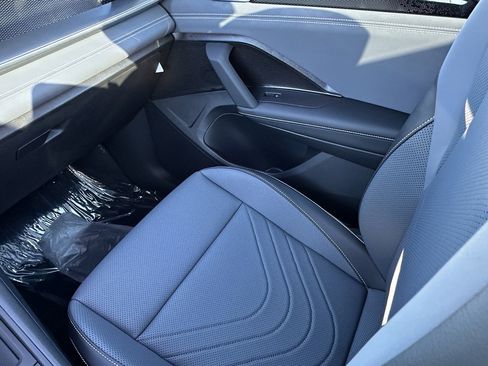 New 2025 Volkswagen Tiguan SE R-Line AWD/4WD image 14