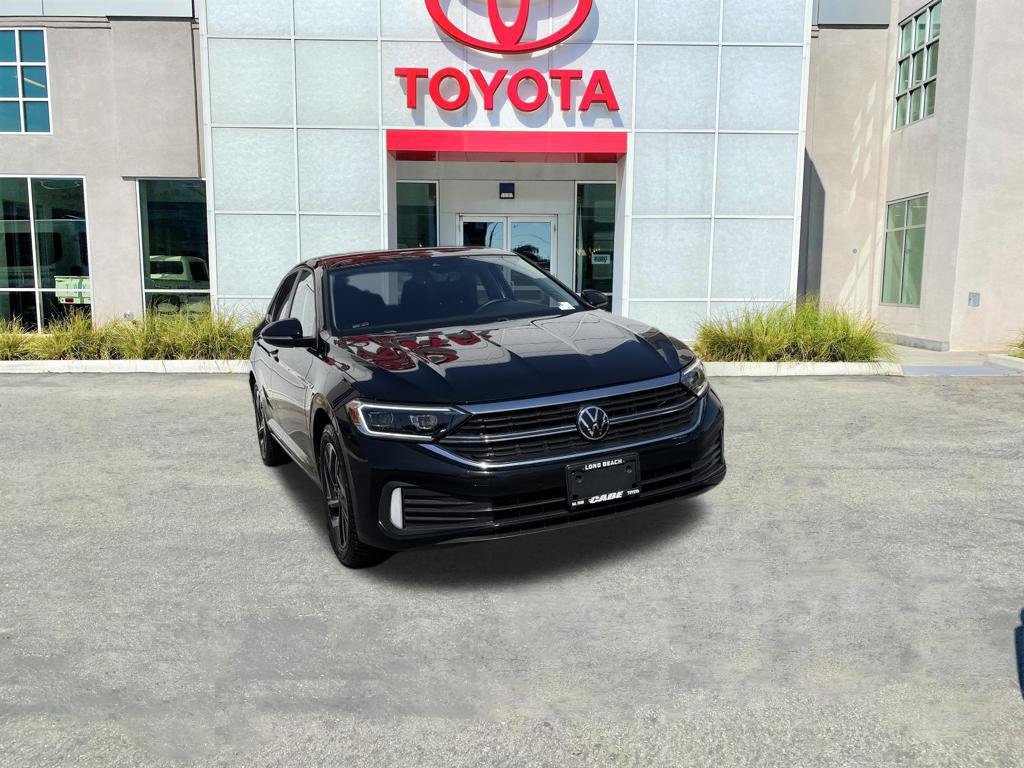 Used 2024 Volkswagen Jetta SEL FWD image 1